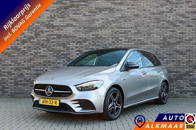 Grijs Occasion 2020 Mercedes B250 Premium MPV | € 33.900 (Duur) - Afbeelding 1/4