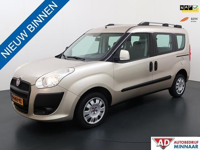 Geel Occasion 2010 Fiat Doblò Dynamic MPV | € 7.450 (Eerlijke prijs) - Afbeelding 1/4