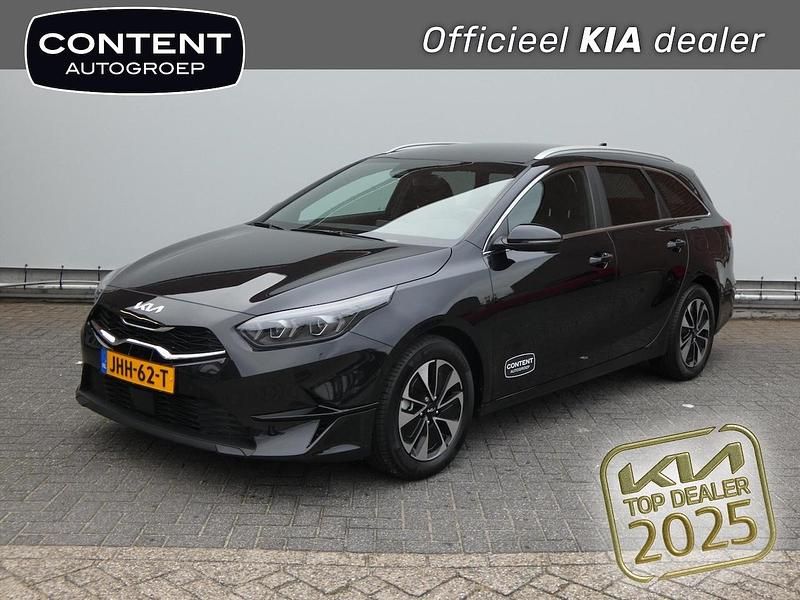 Zwart metallic Gebruikt 2025 Kia Ceed Sportswagon Stationwagen | € 33.940 - Afbeelding 1/4
