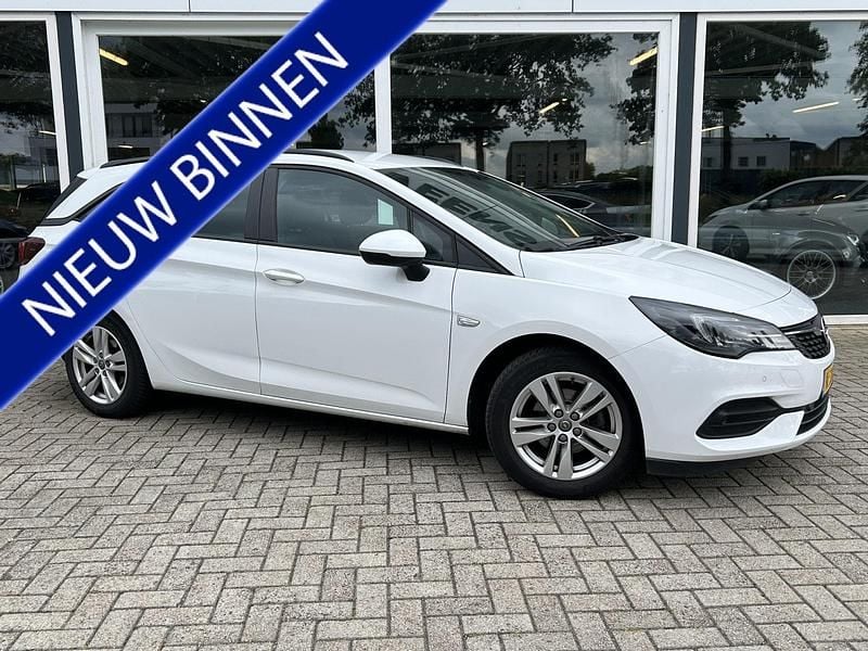 Wit Gebruikt 2021 Opel Astra Edition Stationwagen | € 11.950 (Eerlijke prijs) - Afbeelding 1/4