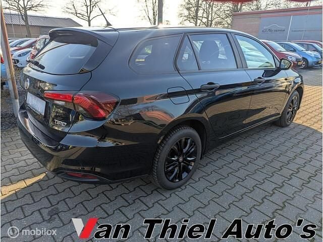 Occasion Fiat Tipo Lounge 95 PK (69 kW) 2019 Zwart (metallic) Stationwagen