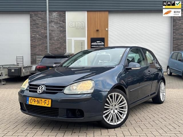 Blauw Gebruikt 2004 VW Golf IV Trendline Hatchback | € 999 (Goede deal) - Afbeelding 1/4