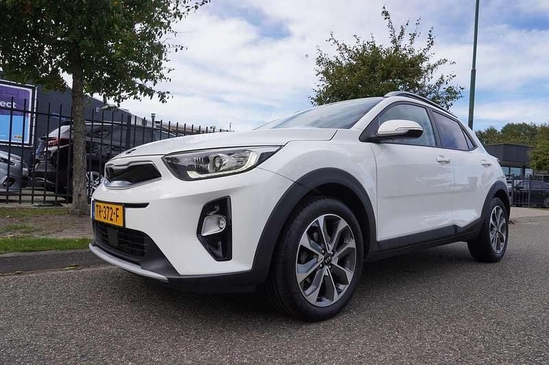Wit Gebruikt 2018 Kia Stonic SUV | € 13.945 (Eerlijke prijs) - Afbeelding 1/4