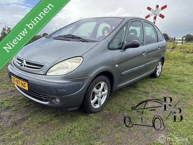 Grijs Gebruikt 2004 Citroën Xsara Picasso MPV | € 699 (Eerlijke prijs) - Afbeelding 1/4