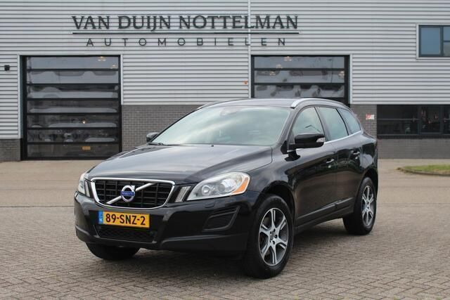 Zwart Gebruikt 2011 Volvo XC60 Summum SUV | € 12.950 (Iets duurder) - Afbeelding 1/4