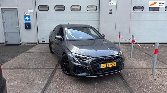 Grijs Gebruikt 2022 Audi A3 S-Line Sedan | € 26.999 (Iets duurder) - Afbeelding 1/4