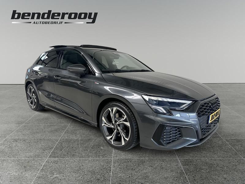 Grijs Gebruikt 2021 Audi A3 Hatchback | € 28.950 (Duur) - Afbeelding 1/4