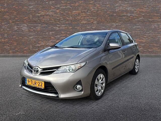 Occasion Toyota Auris 132 PK (97 kW) 2014 Bruin Hatchback