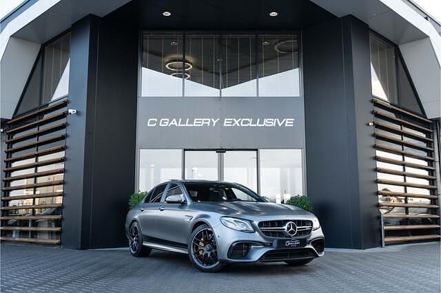 Grijs Gebruikt 2018 Mercedes E63S AMG Premium Plus Sedan | € 58.995 - Afbeelding 1/4