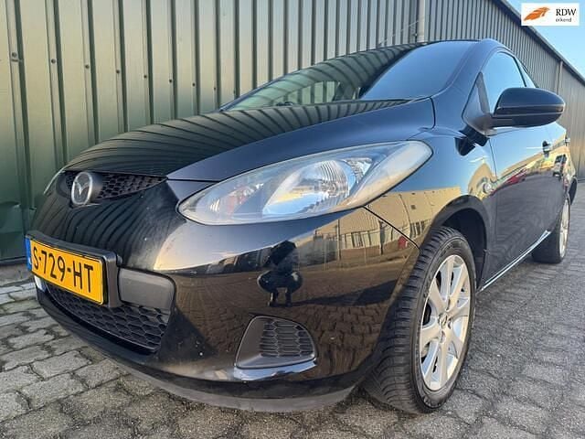 Zwart Occasion 2009 Mazda 2 Hatchback | € 3.299 (Goede deal) - Afbeelding 1/4