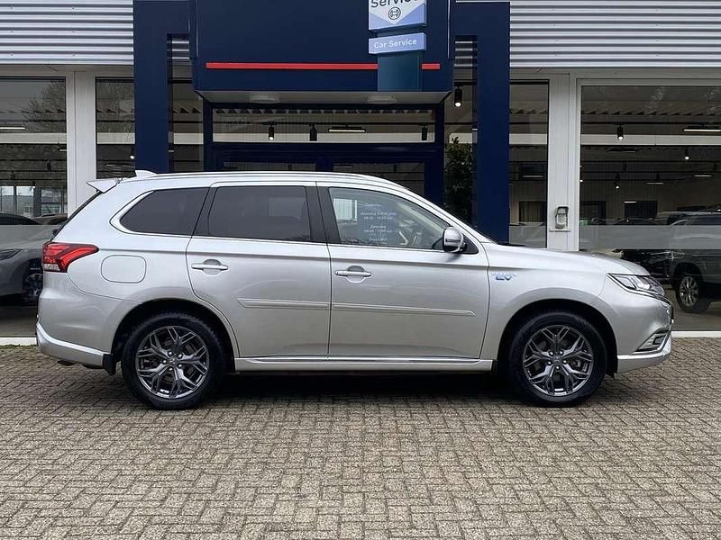 Occasion Mitsubishi Outlander P-HEV Intense 135 PK (99 kW) 2020 Grijs SUV