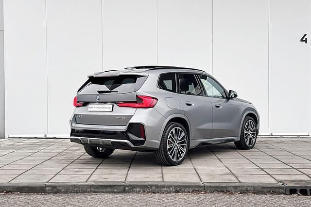 Occasion BMW iX1 M Sport 150 kW (204 PK) 2025 Bmw individual frozen pure grey metallic (grijs metallic) SUV