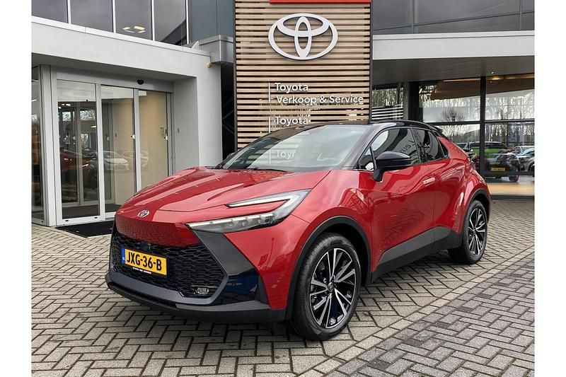 Nieuw Toyota C-HR Executive 223 PK (164 kW) 2026 Rood SUV