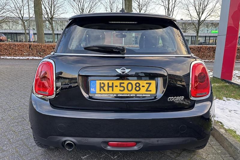 Occasion Mini Cooper Business 136 PK (100 kW) 2017 Zwart Hatchback