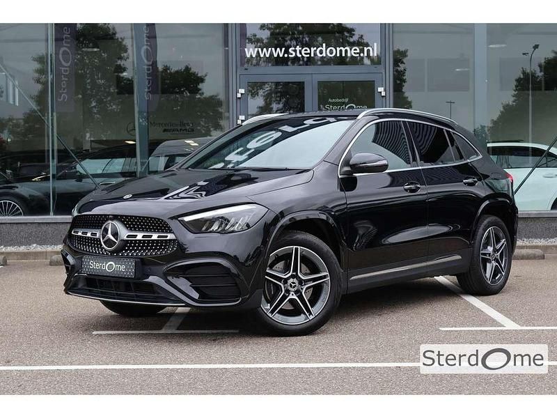 Zwart, metallic lak Gebruikt 2024 Mercedes GLA250 AMG line SUV | € 48.950 (Iets duurder) - Afbeelding 1/4