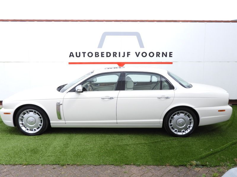 Wit Gebruikt 2009 Jaguar XJ Sedan | € 39.950 - Afbeelding 1/4