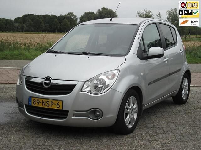 Grijs Gebruikt 2010 Opel Agila Edition Hatchback | € 7.150 (Eerlijke prijs) - Afbeelding 1/4