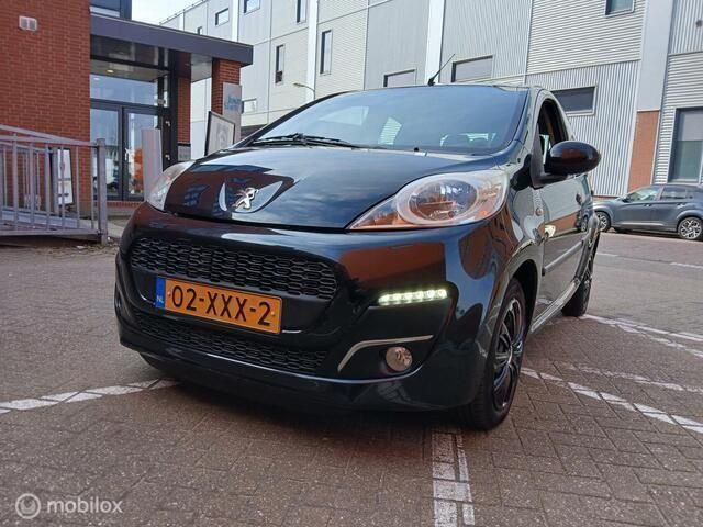 Zwart Gebruikt 2012 Peugeot 107 Hatchback | € 3.200 (Eerlijke prijs) - Afbeelding 1/4