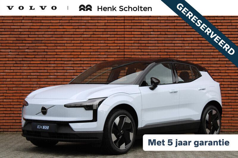 Wit Nieuw 2024 Volvo EX30 Plus SUV | € 38.450 - Afbeelding 1/2