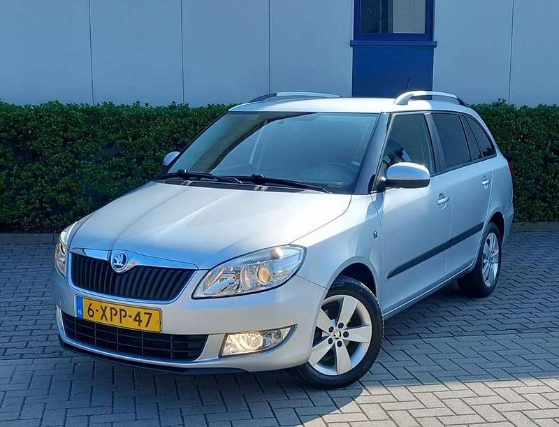 Grijs Gebruikt 2014 Skoda Fabia Drive Stationwagen | € 4.450 (Eerlijke prijs) - Afbeelding 1/4
