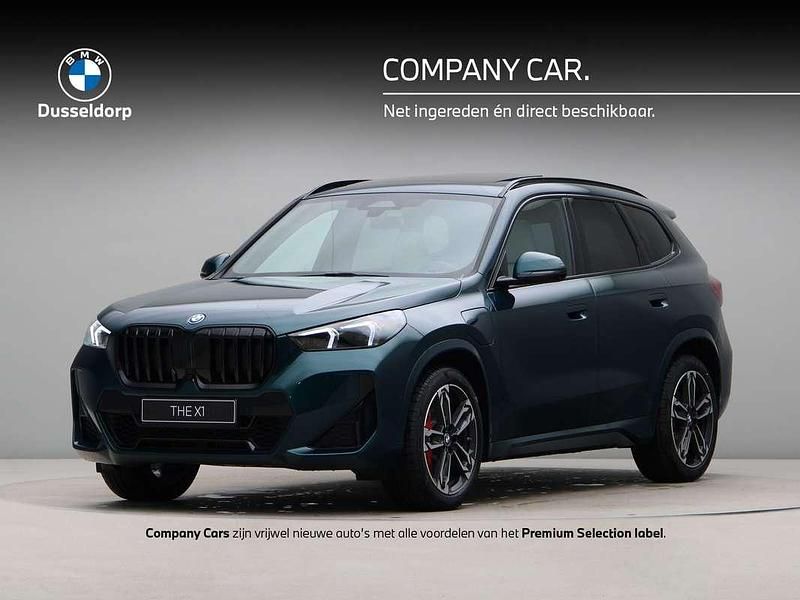 Groen Occasion 2025 BMW X1 M Sport SUV | € 70.218 - Afbeelding 1/4