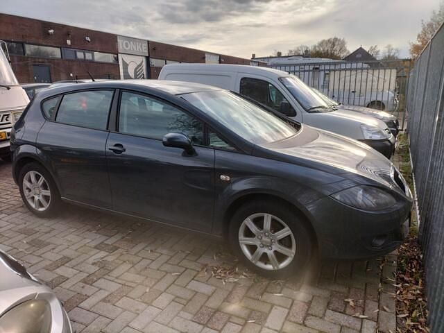 Grijs Gebruikt 2006 Seat Leon Stylance Hatchback | € 1.950 (Iets duurder) - Afbeelding 1/4