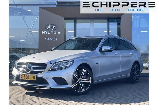 Grijs, metallic lak Gebruikt 2021 Mercedes C300 Stationwagen | € 29.900 - Afbeelding 1/4