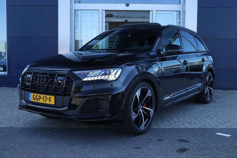 Zwart zwart Gebruikt 2024 Audi Q7 S-Line SUV | € 93.900 - Afbeelding 1/4