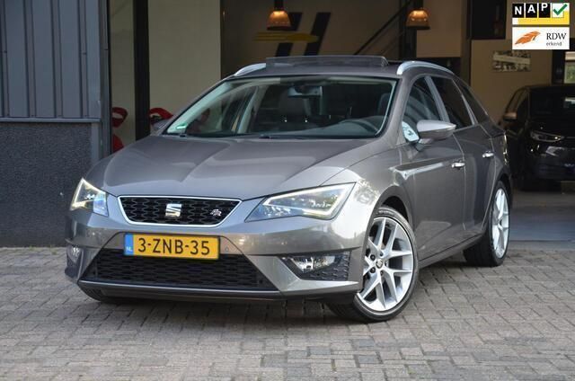 Grijs Gebruikt 2015 Seat Leon ST FR Stationwagen | € 9.499 (Eerlijke prijs) - Afbeelding 1/4