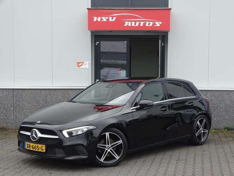 Zwart, metallic lak Gebruikt 2019 Mercedes A180 Business Hatchback | € 17.999 (Eerlijke prijs) - Afbeelding 1/3