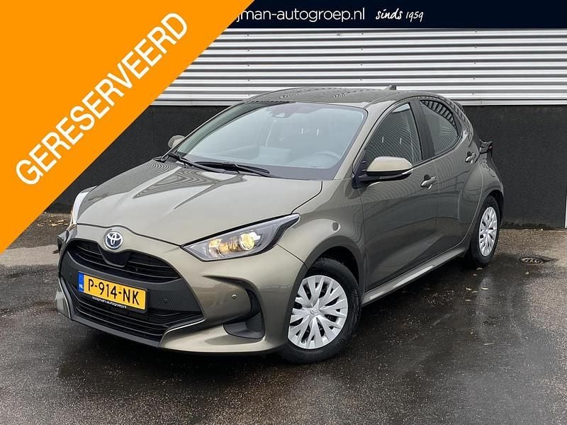 (6x1) Gebruikt 2022 Toyota Yaris Hybrid Active Hatchback | € 20.900 (Eerlijke prijs) - Afbeelding 1/4