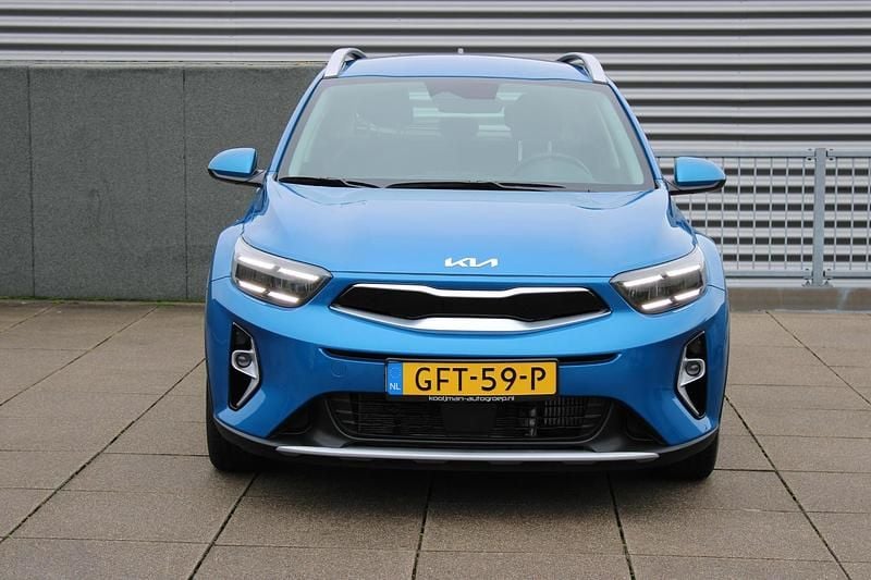 Occasion Kia Stonic 101 PK (74 kW) 2024 Sporty blue (donker blauw) SUV