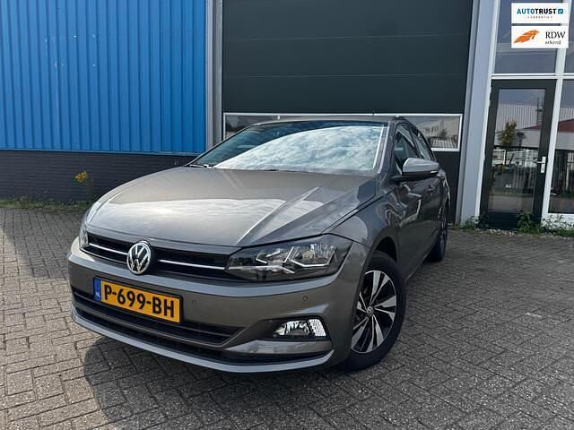 Grijs Gebruikt 2019 VW Polo Highline Hatchback | € 9.995 (Eerlijke prijs) - Afbeelding 1/4