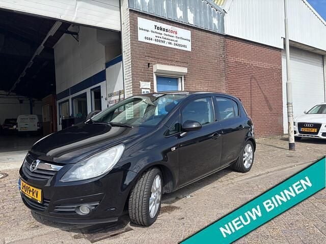 Zwart Gebruikt 2009 Opel Corsa Selection Hatchback | € 2.249 (Goede deal) - Afbeelding 1/4