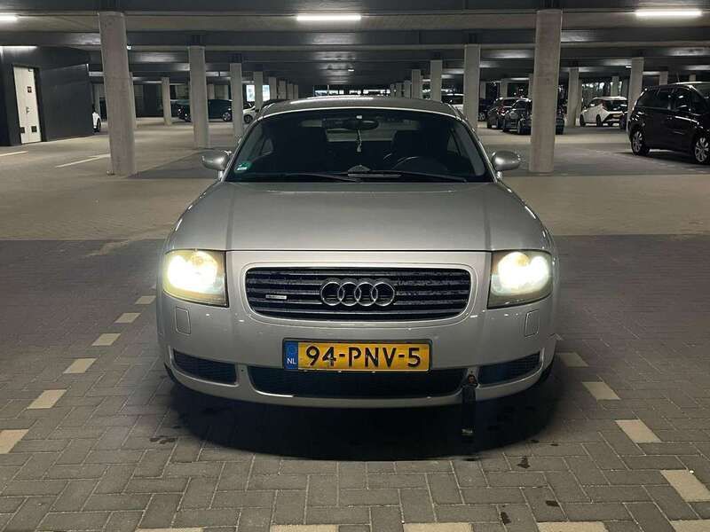 Zilver Gebruikt 2000 Audi TT Coupé | € 4.500 (Eerlijke prijs) - Afbeelding 1/4