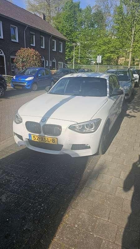 Gebruikt 2012 BMW 118 Sport Line Hatchback | € 12.000 (Duur) - Afbeelding 1/4