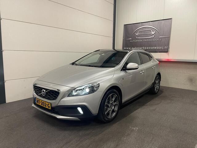 Grijs Gebruikt 2016 Volvo V40 CC Summum Stationwagen | € 14.950 (Eerlijke prijs) - Afbeelding 1/4