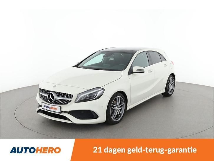 Wit Gebruikt 2017 Mercedes A180 Hatchback | € 16.349 (Iets duurder) - Afbeelding 1/4