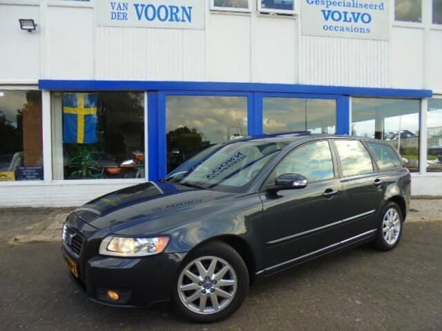 Grijs Gebruikt 2009 Volvo V50 Momentum Stationwagen | € 4.900 (Eerlijke prijs) - Afbeelding 1/4