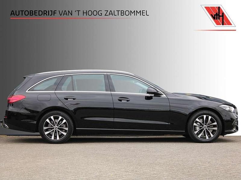 Zwart Gebruikt 2022 Mercedes C300e Business Stationwagen | € 34.900 (Goede deal) - Afbeelding 1/4