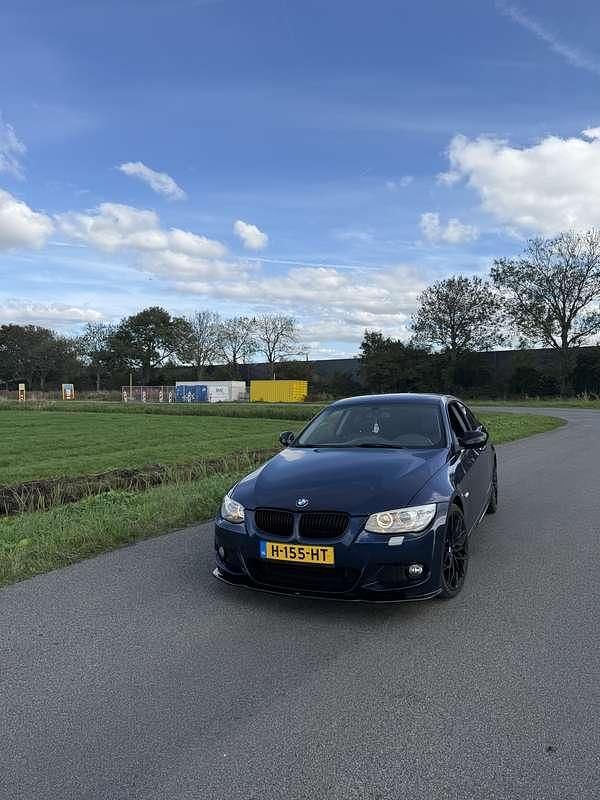 Blauw Gebruikt 2011 BMW 320 Coupé | € 11.000 (Iets duurder) - Afbeelding 1/4