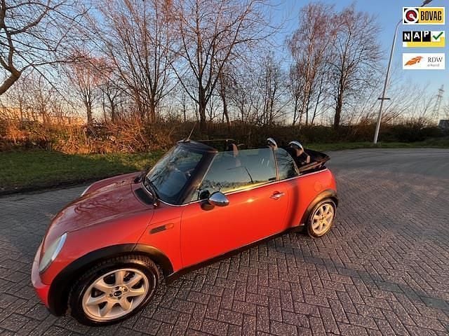 Oranje (metallic) Gebruikt 2005 Mini ONE Salt Hatchback | € 2.250 (Eerlijke prijs) - Afbeelding 1/4