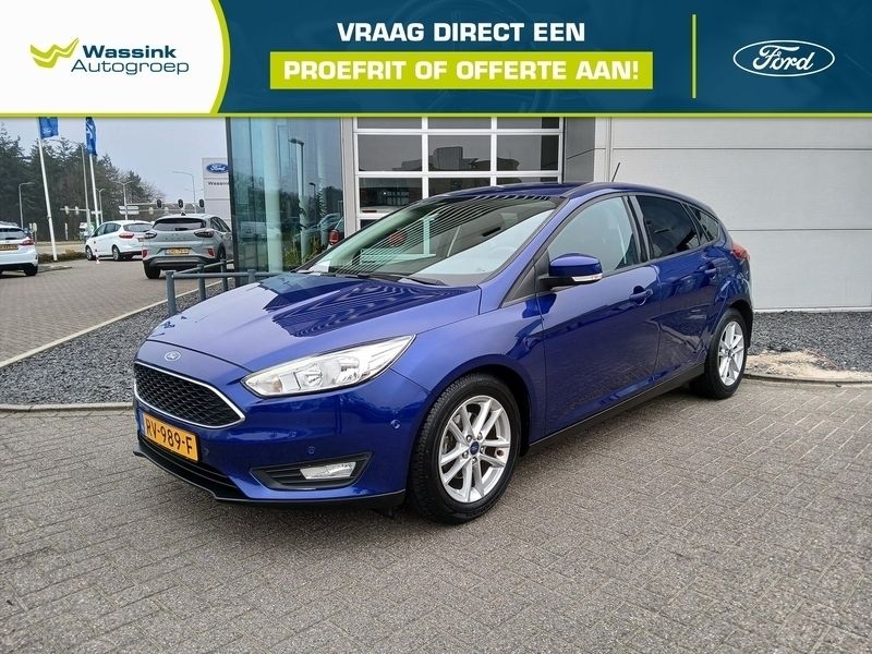 Blauw Gebruikt 2017 Ford Focus Titanium Hatchback | € 11.935 (Eerlijke prijs) - Afbeelding 1/4