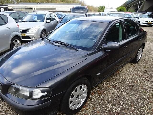 Grijs Gebruikt 2001 Volvo S60 Sedan | € 1.995 (Goede deal) - Afbeelding 1/4