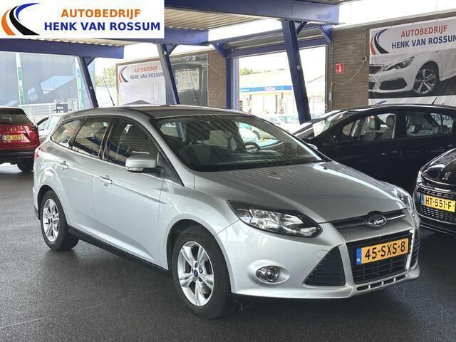 Grijs Gebruikt 2012 Ford Focus Trend Stationwagen | € 8.950 (Iets duurder) - Afbeelding 1/4