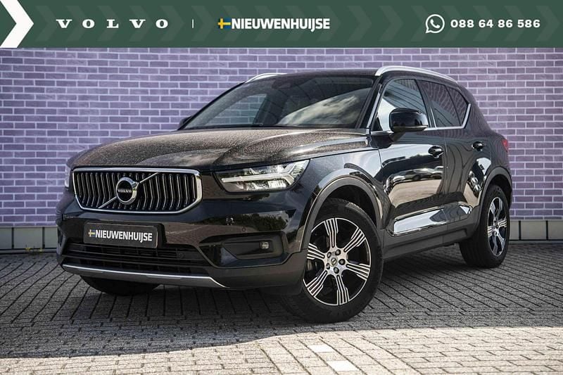 Zwart Gebruikt 2021 Volvo XC40 Inscription SUV | € 29.899 (Goede deal) - Afbeelding 1/4
