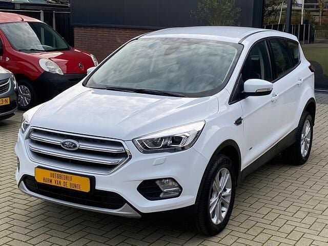 Wit Gebruikt 2018 Ford Kuga Titanium SUV | € 18.749 (Super prijs) - Afbeelding 1/4