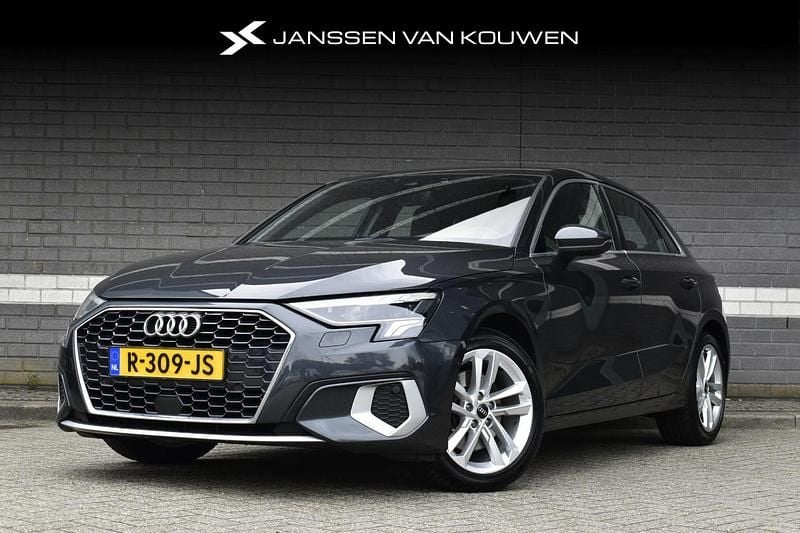 Grijs Gebruikt 2021 Audi A3 Sportback Business Hatchback | € 26.445 - Afbeelding 1/4