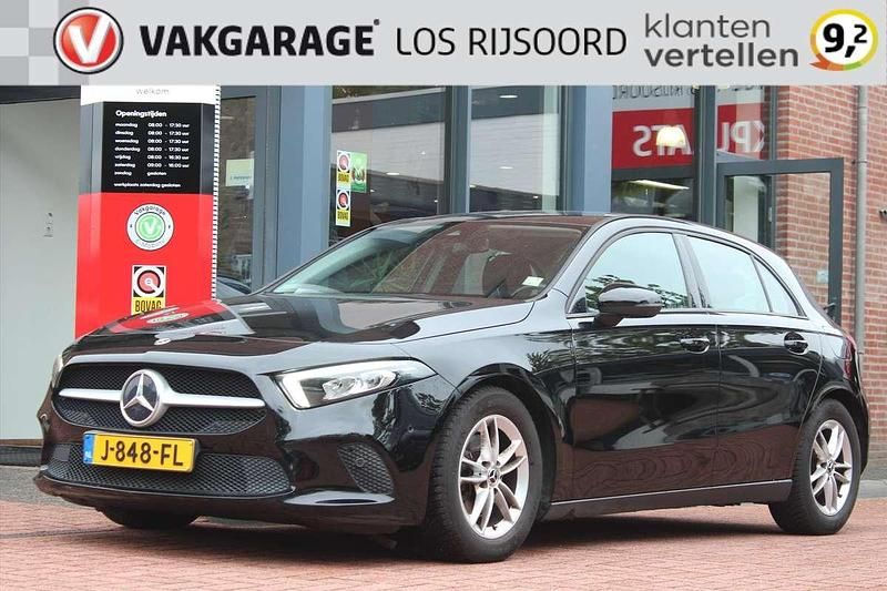Zwart Gebruikt 2020 Mercedes A180 Hatchback | € 20.990 (Super prijs) - Afbeelding 1/4