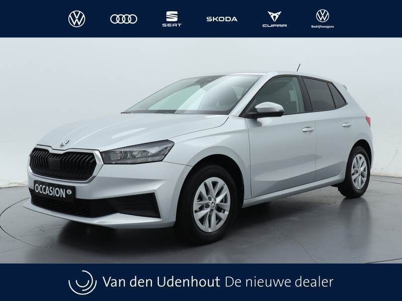 Grijs Gebruikt 2023 Skoda Fabia Ambition Hatchback | € 17.550 (Eerlijke prijs) - Afbeelding 1/4